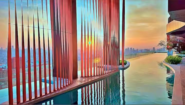 1 min walk from MRT HuaiKhwang luxury modern condo