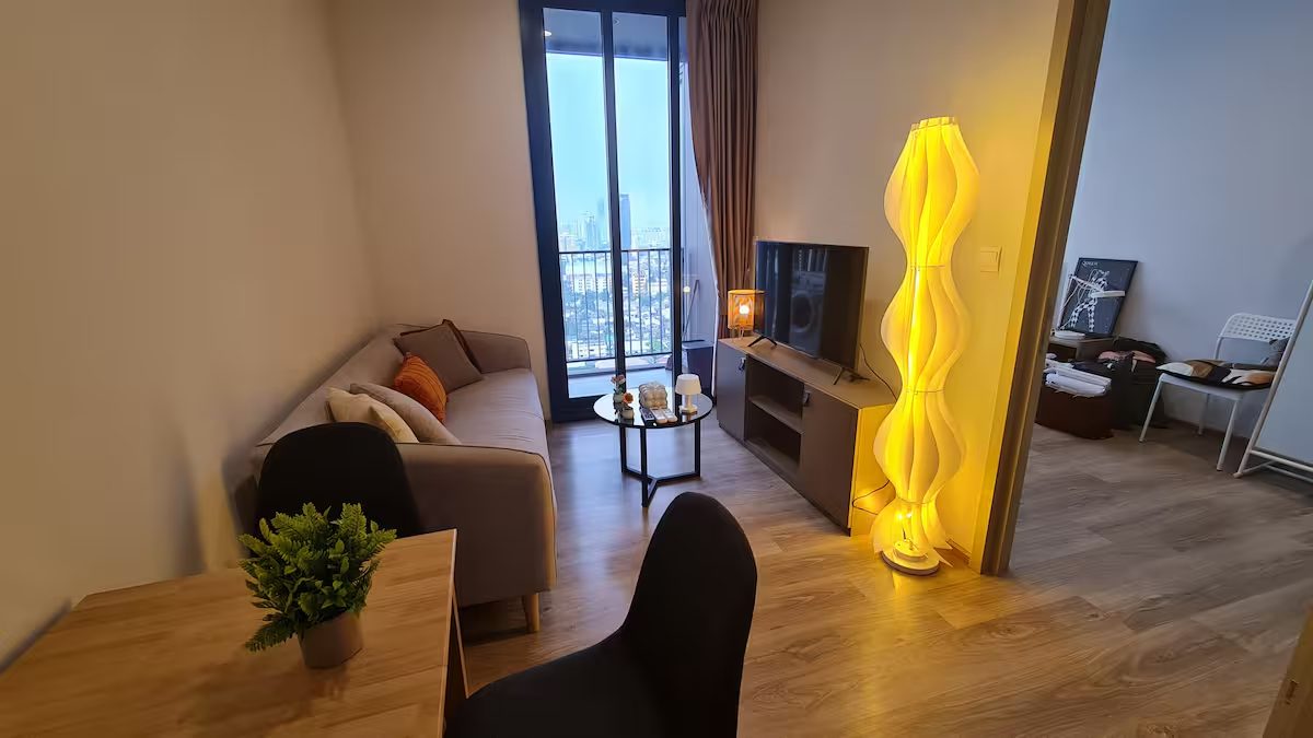 Perfect WFH 5 mins THONG LOR ultra luxury